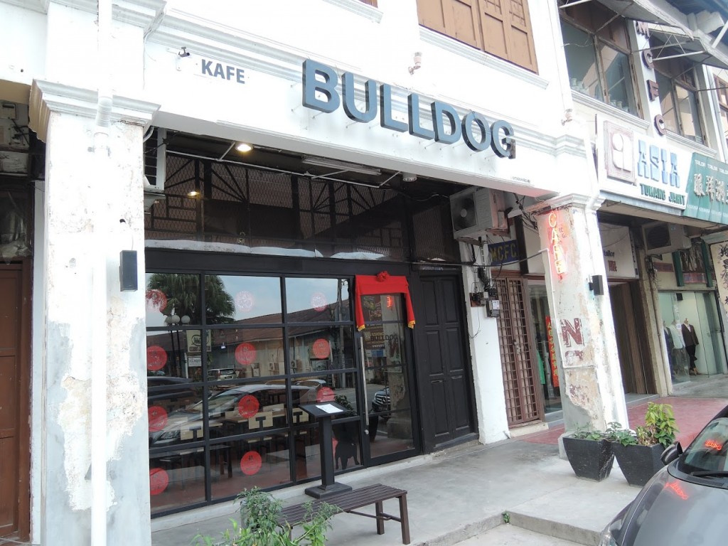 Bulldog Café in Malacca